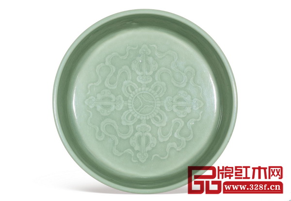 清乾隆仿龙泉青釉宝杵缠枝莲纹洗