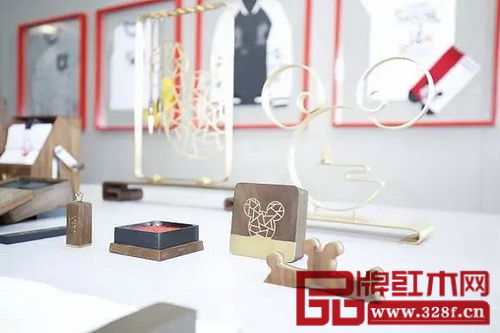 迪士尼米奇“沪”系列毛笔架