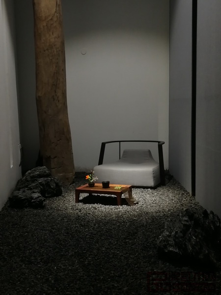 今年中式风格的品牌都非常受观众的喜爱，特别是那种中国味非常浓的设计，越受到大众的喜爱