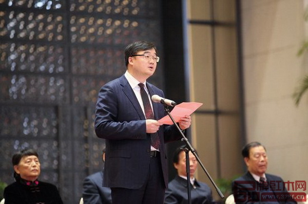 浙江省金华市市委常委、东阳市市委书记黄敏在大展开幕式致辞